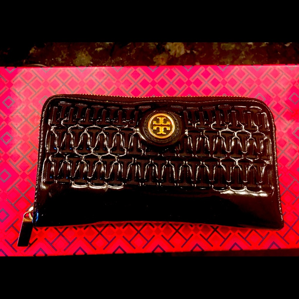 Tory Burch wallet
